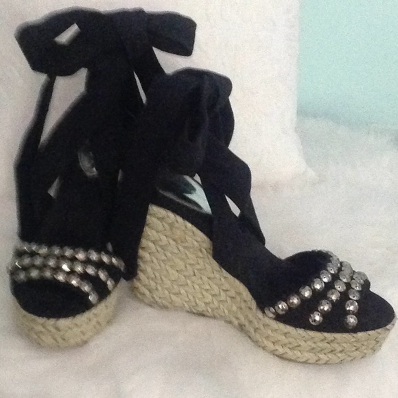 Black wedge Sandal with sliver studs  size 6 - Picture 2 of 4